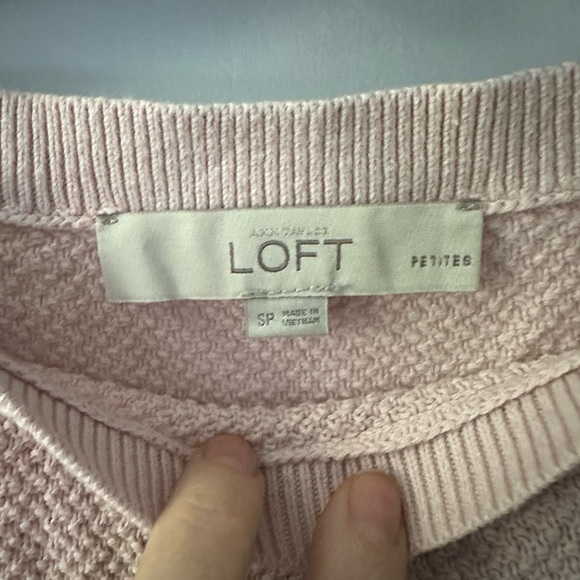 Light pink sweater size small - Picture 3 of 3
